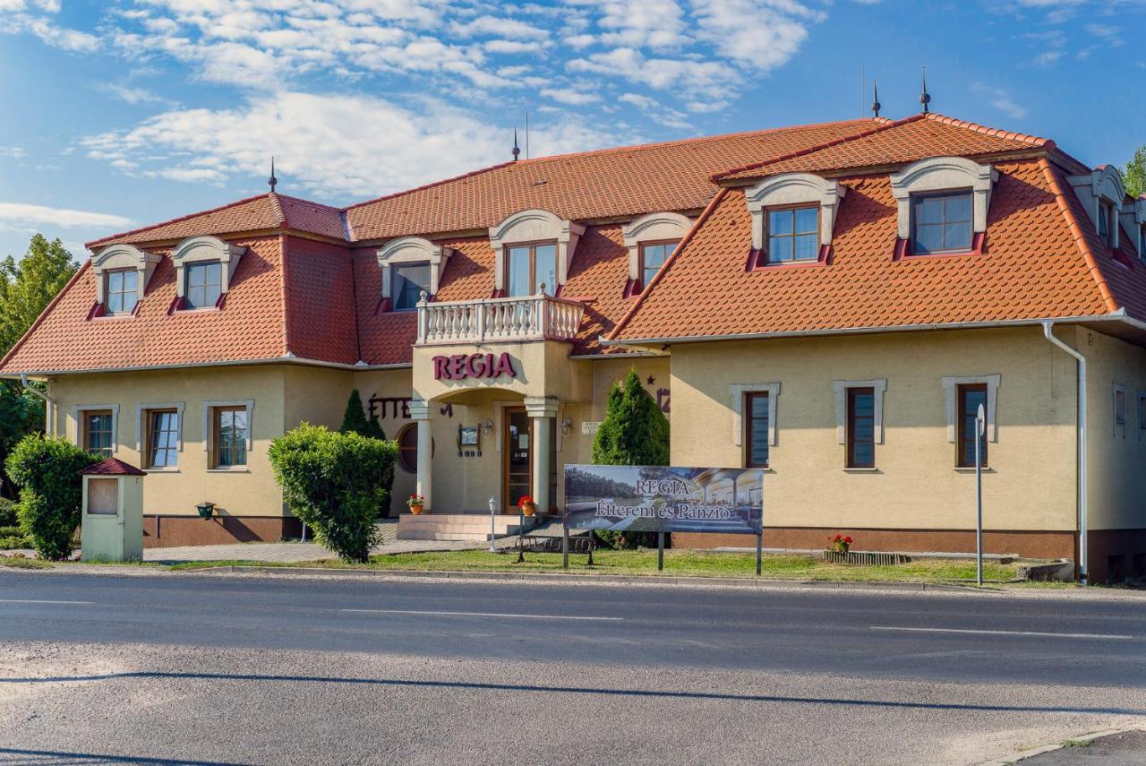 Regia Panzio Bed & Breakfast Halászi Exterior photo
