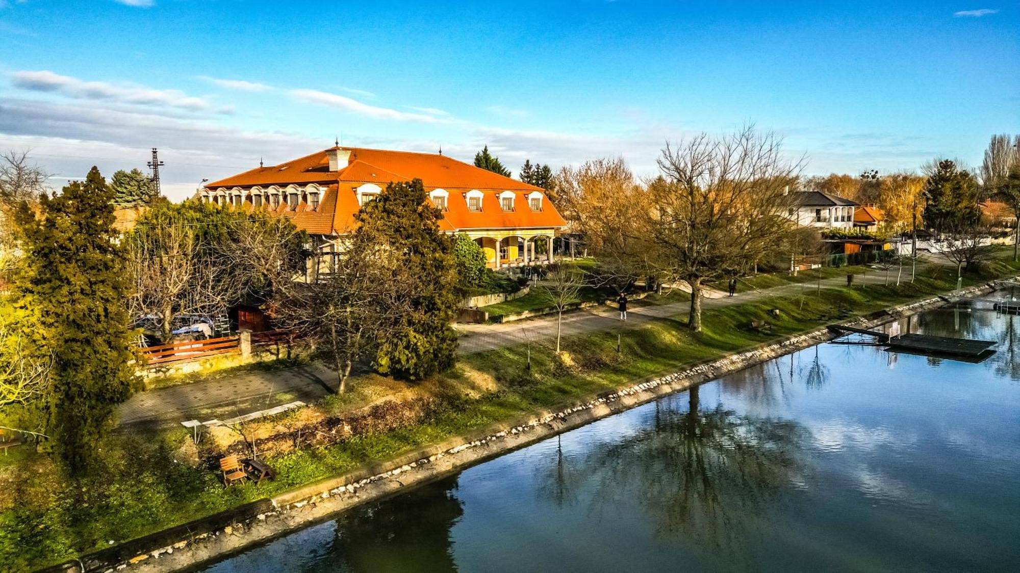 Regia Panzio Bed & Breakfast Halászi Exterior photo
