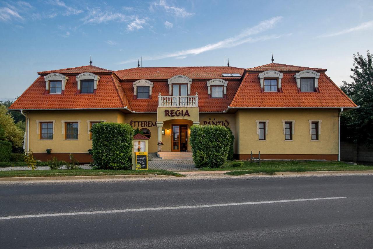 Regia Panzio Bed & Breakfast Halászi Exterior photo